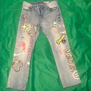 Men's Slim Straight Jeans with Graphic Patches